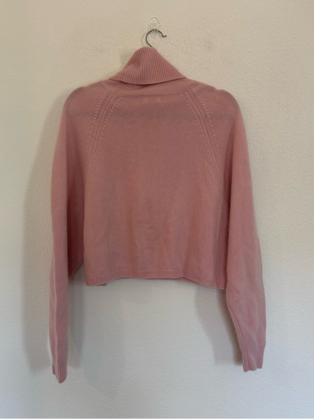 Wilfred Aritzia 100% Cashmere Pink Turtleneck Cropped Sweater - Picture 3 of 5